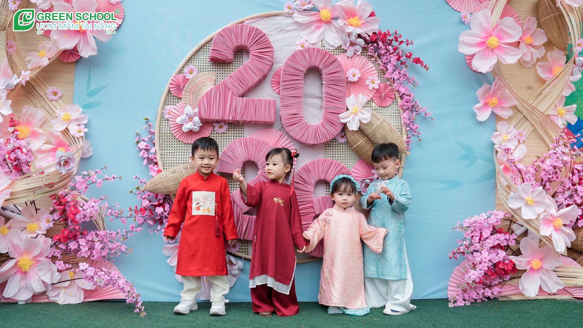 Rộn ràng sắc xuân với Tết Chạm Hồn Việt 2026 - 6