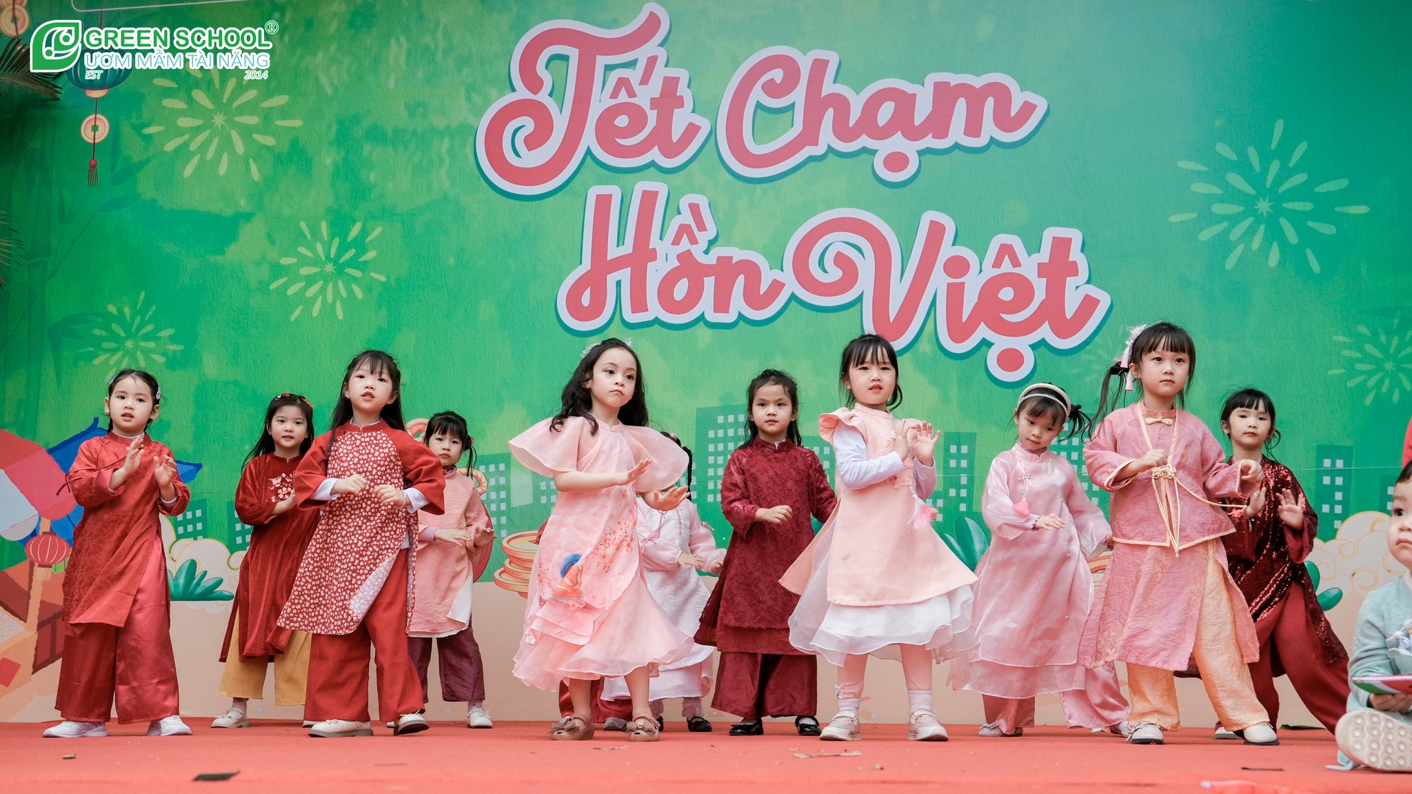 Rộn ràng sắc xuân với Tết Chạm Hồn Việt 2026 - 4