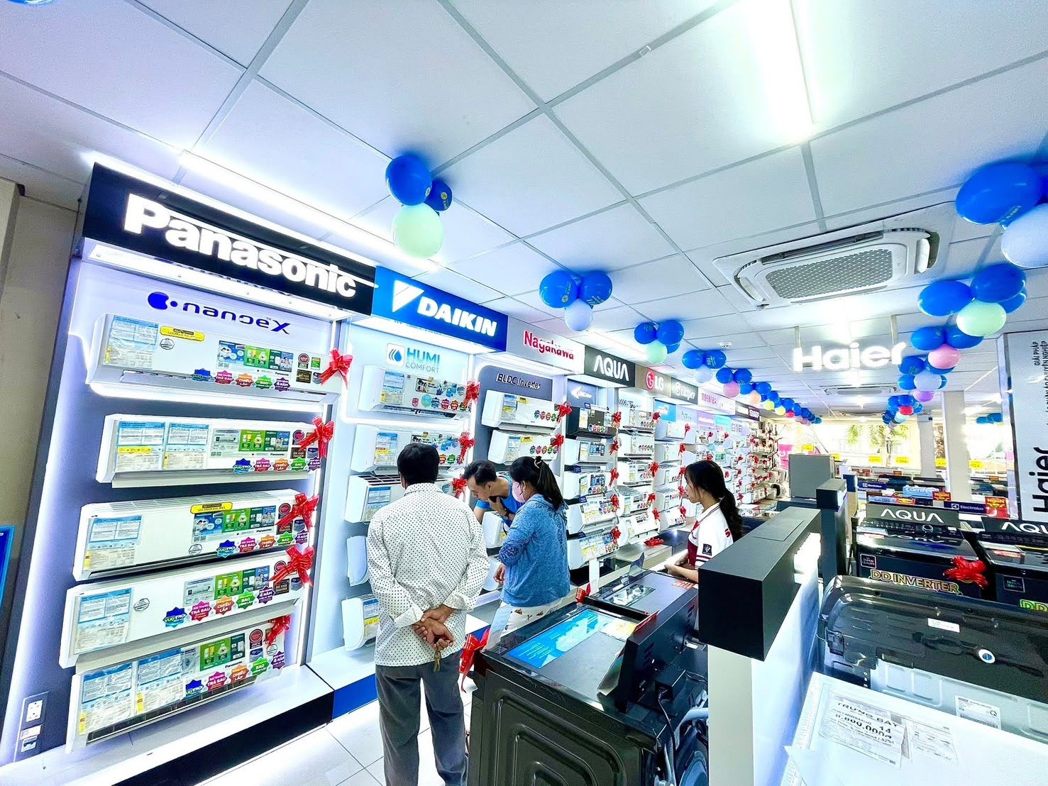 Tranh thủ khuyến mãi khủng, nhiều gia đình nâng cấp điện máy dịp cận Tết tại Điện máy Xanh - 3