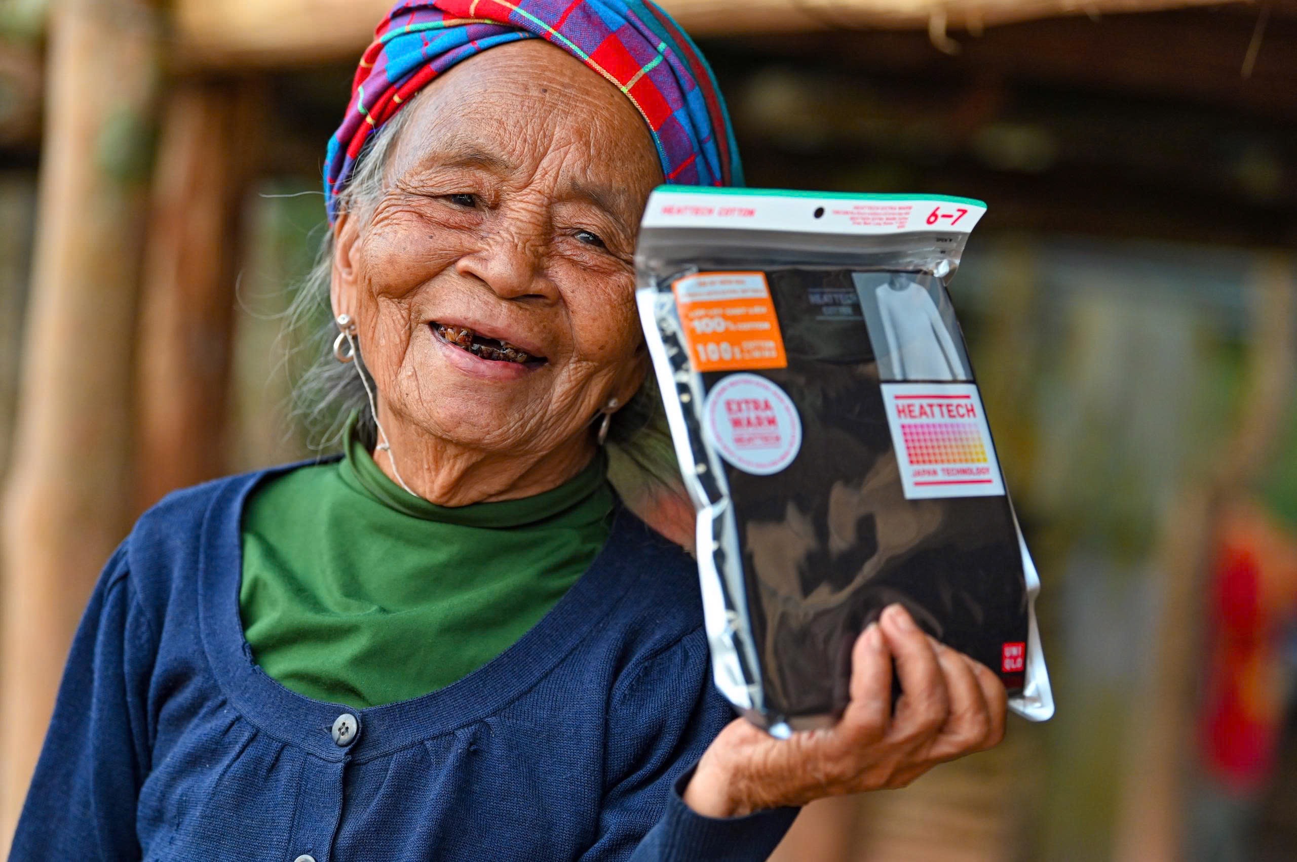 UNIQLO mang đến 5.000 áo giữ nhiệt HEATTECH và 1100 áo khoác chần bông PUFFTECH tặng người dân tại Quảng Trị - 3