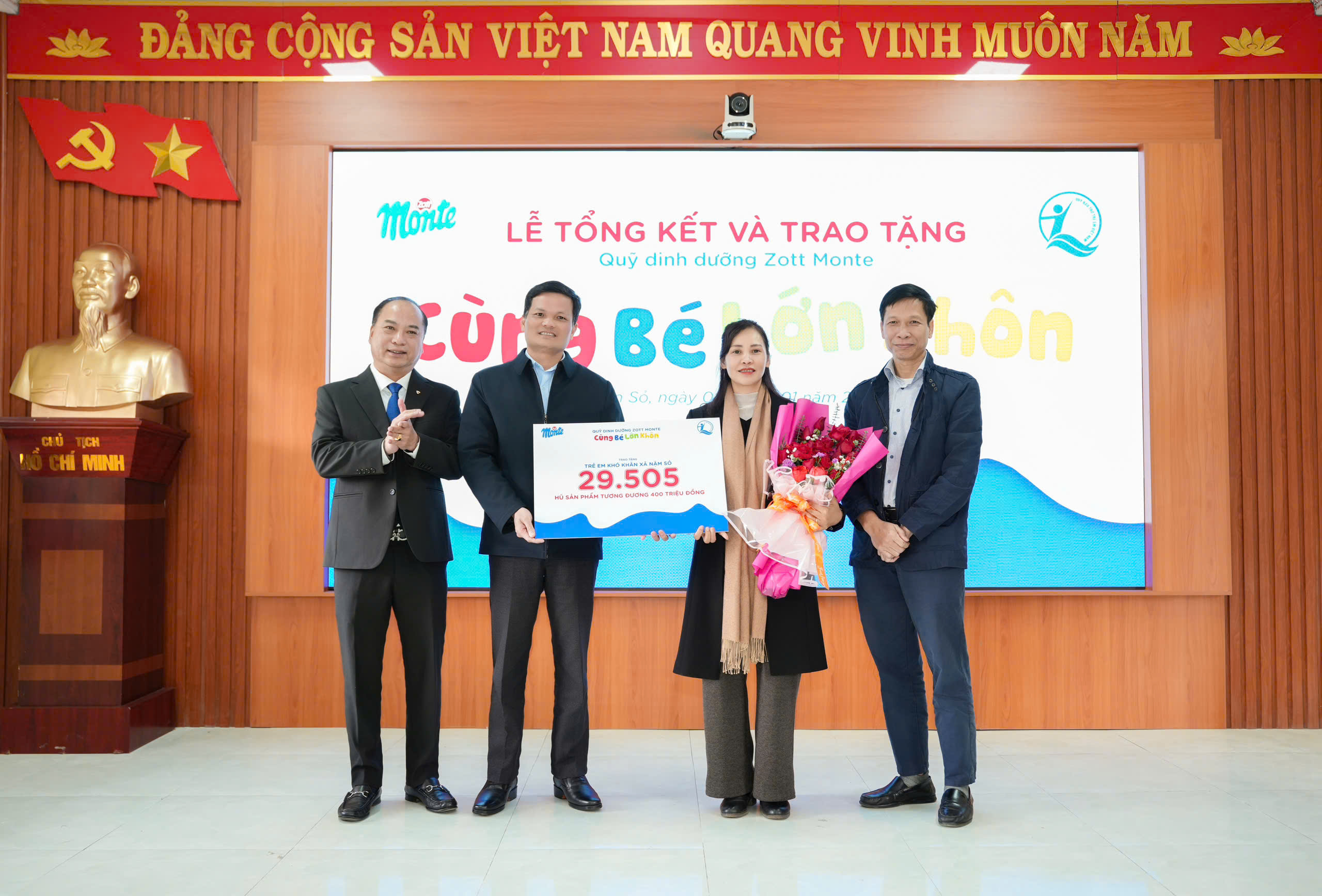 Zott Monte cùng cộng đồng trao 140.000 hũ dinh dưỡng cho hơn 4.100 trẻ em vùng cao sử dụng trong 2 tháng - 3