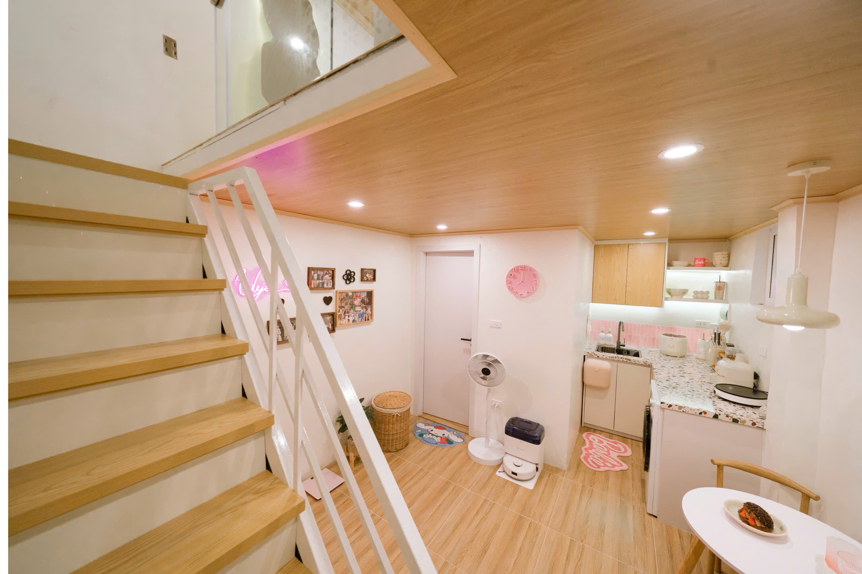 Gái xinh 2K tích lũy tiền từ thời sinh viên, tiết kiệm được 100 triệu đồng thiết kế căn nhà gác xép màu hồng 40m2 đẹp mê - 3