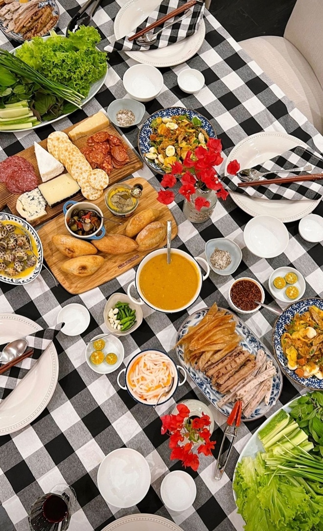 Năm 2022, có 5 sao này chăm vào bếp nhất, cứ nấu là ra toàn món ngon khiến fan chết thèm - 5