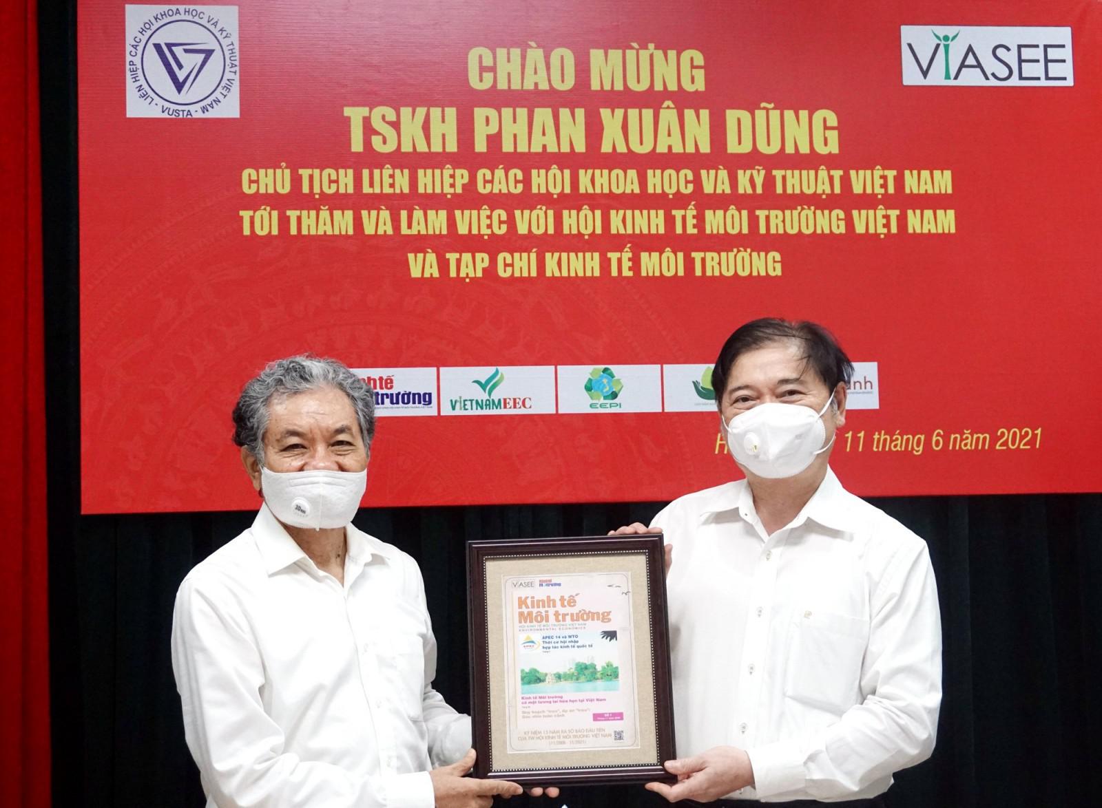 TSKH Phan Xuân Dũng, Chủ tịch VUSTA thăm, làm việc với VIASEE và TC Kinh tế Môi trường - 5