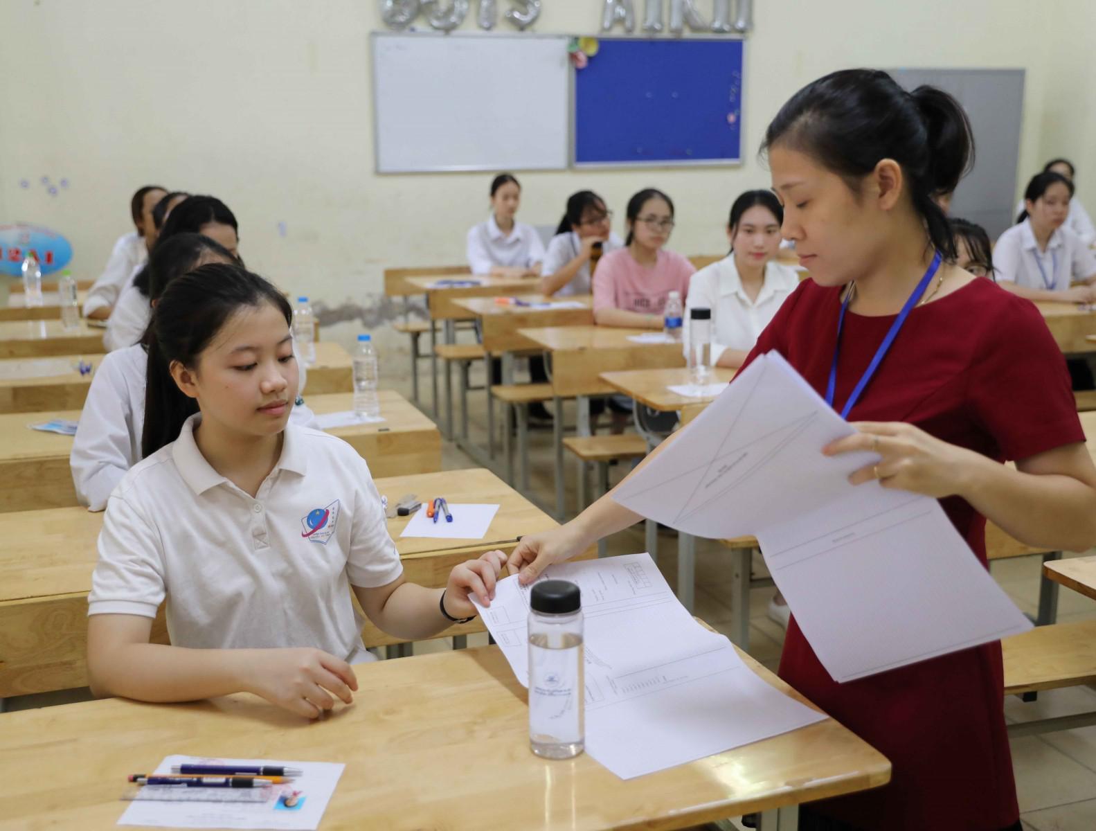 Trường học Hà Nội sẵn sàng cho phương án thi tuyển lớp 10 với 4 môn thi - 1