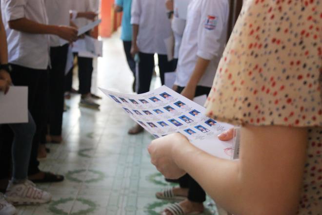 Nghi lộ đề Văn, gần 3.000 học sinh Hà Nội dừng kiểm tra học kỳ - 1