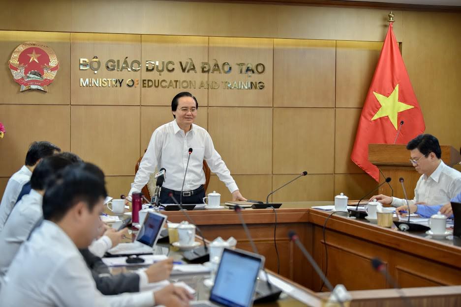 Bộ trưởng Phùng Xuân Nhạ: Rà soát SGK phải thường xuyên, liên tục, nghiêm túc - 1