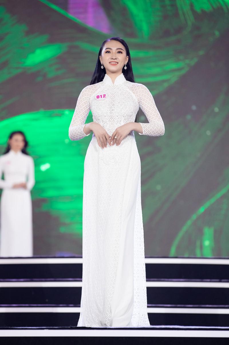 Thí sinh Hoa hậu Việt Nam duyên dáng trong tà áo dài trắng - 7