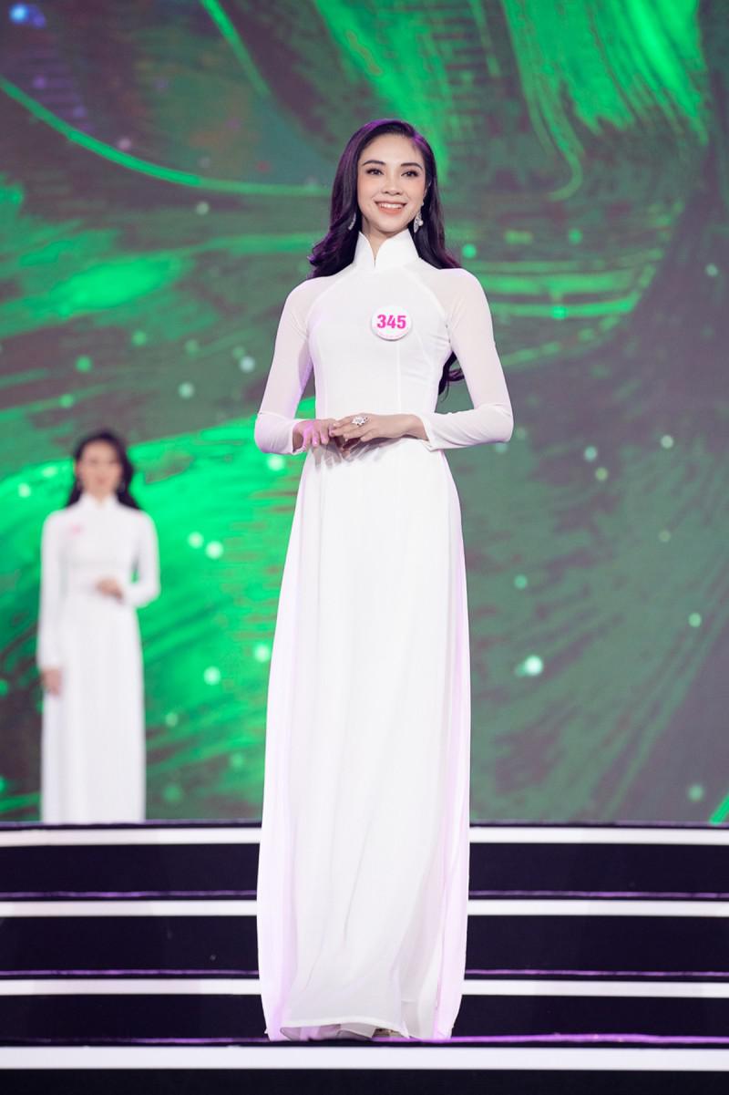Thí sinh Hoa hậu Việt Nam duyên dáng trong tà áo dài trắng - 15