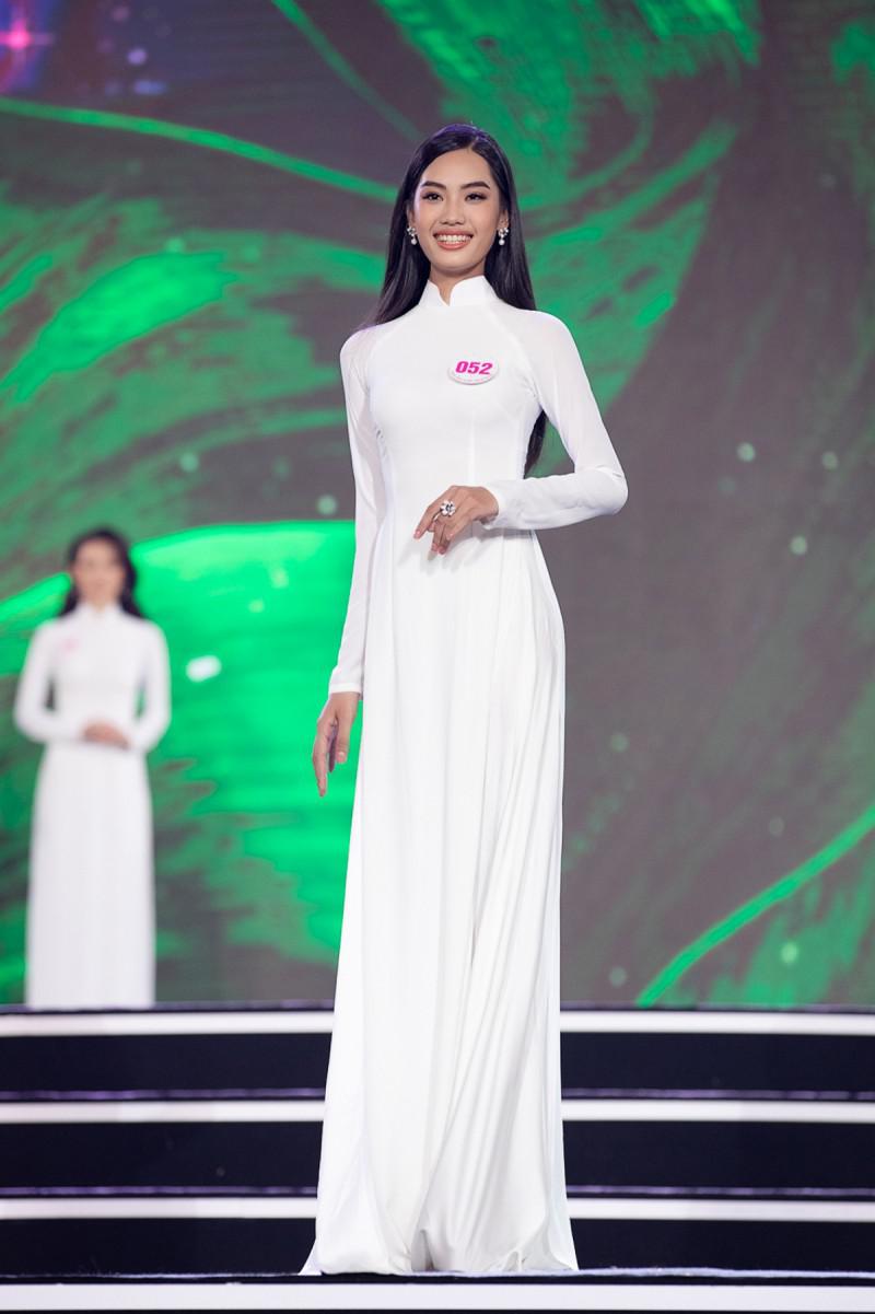 Thí sinh Hoa hậu Việt Nam duyên dáng trong tà áo dài trắng - 14