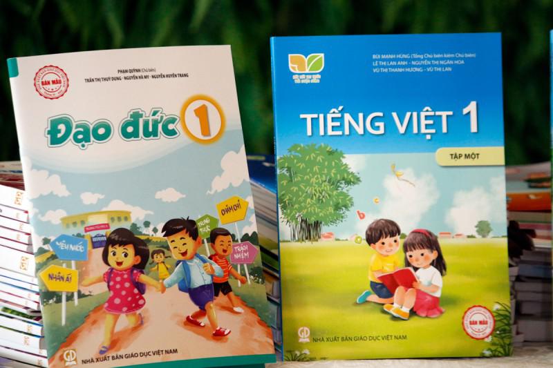 Bộ GD-ĐT đề nghị rà soát, báo cáo về SGK Tiếng Việt 1 - 1