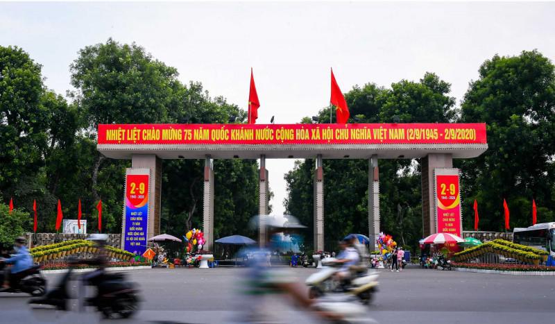 Thủ đô đỏ rực cờ hoa chào mừng Quốc Khánh - 5