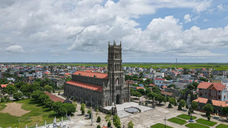 Đền Thánh Sa Châu - nhà thờ Nam Định đẹp uy nghi như ở trời Âu - 4