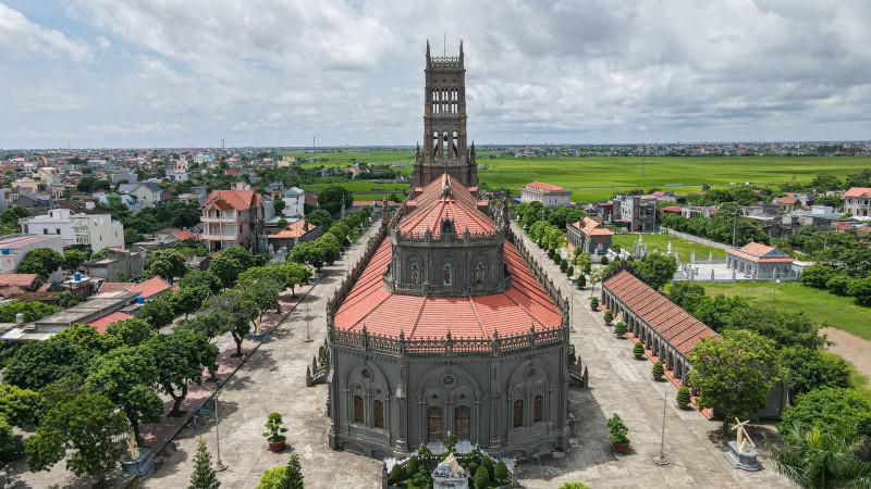 Đền Thánh Sa Châu - nhà thờ Nam Định đẹp uy nghi như ở trời Âu - 5