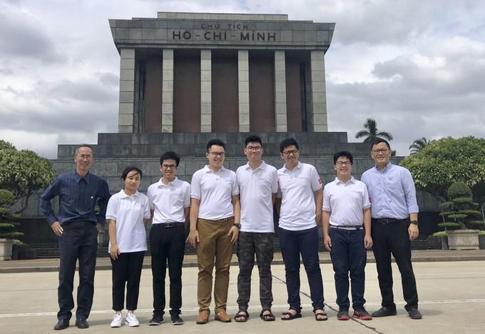 Nam sinh lớp 11 giành giải vàng Olympic Toán quốc tế - 2