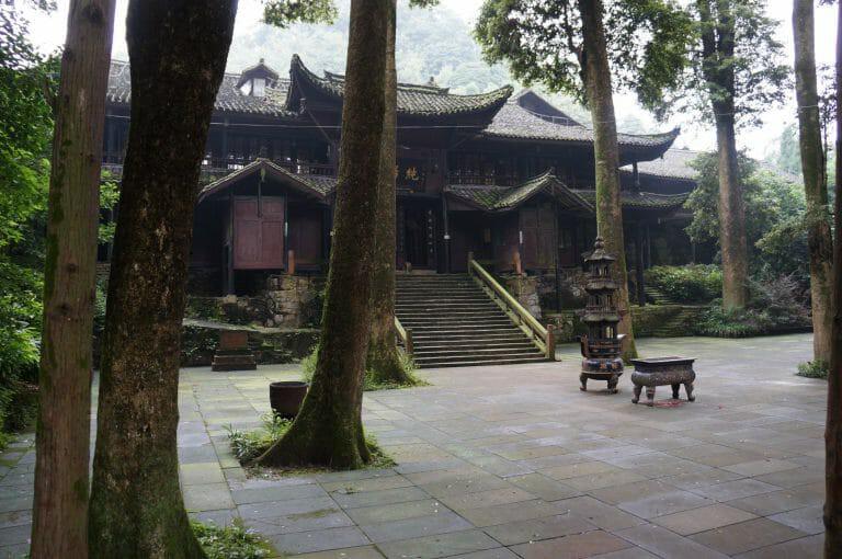 Phong cảnh tuyệt đẹp của Núi Nga Mi thu hút hàng ngàn du khách tìm đến - 5