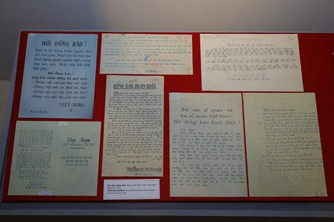 Nhiều tài liệu, hiện vật mới được giới thiệu tại triển lãm về Cách mạng tháng Tám - 5