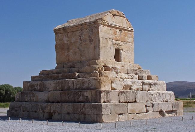 Kiến trúc độc đáo của những lăng mộ nổi tiếng nhất thế giới - 3