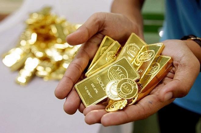 Giá vàng hôm nay 22/8: Giảm nhẹ, rời xa ngưỡng 2.000 USD/ounce - 1