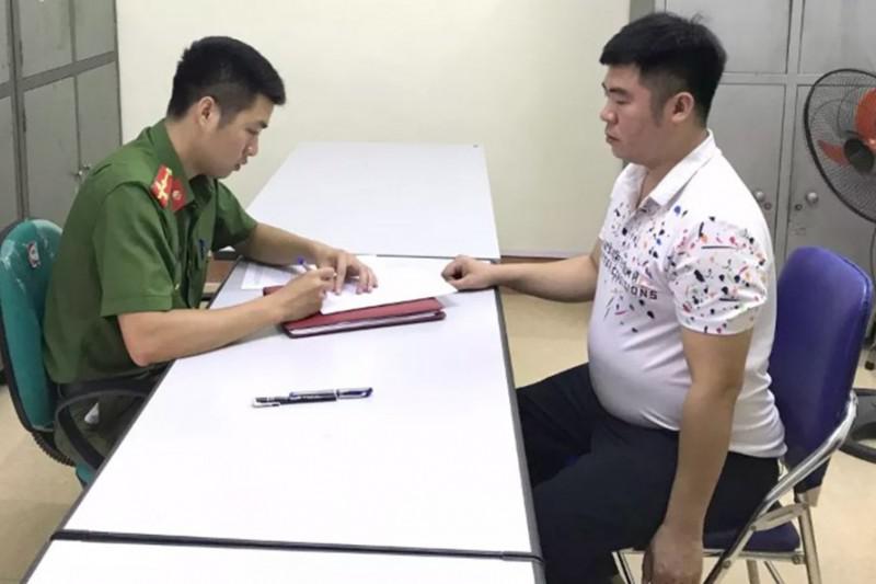 Lào Cai: Người đàn ông đánh bé 2 tuổi ở trường mầm non đã lên cơ quan công an trình diện - 1