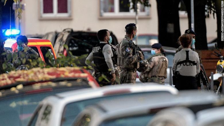 Tấn công bằng súng ở Lyon, Pháp nâng cảnh báo an ninh lên mức cao nhất - 1