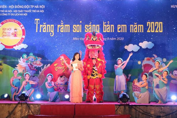 Sự khác biệt giữa tết Trung thu của trẻ em vùng cao và thành thị - 13