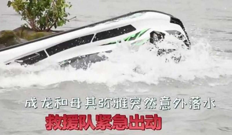 Thành Long gặp tai nạn hậu trường nghiêm trọng, mất tích dưới nước - 4