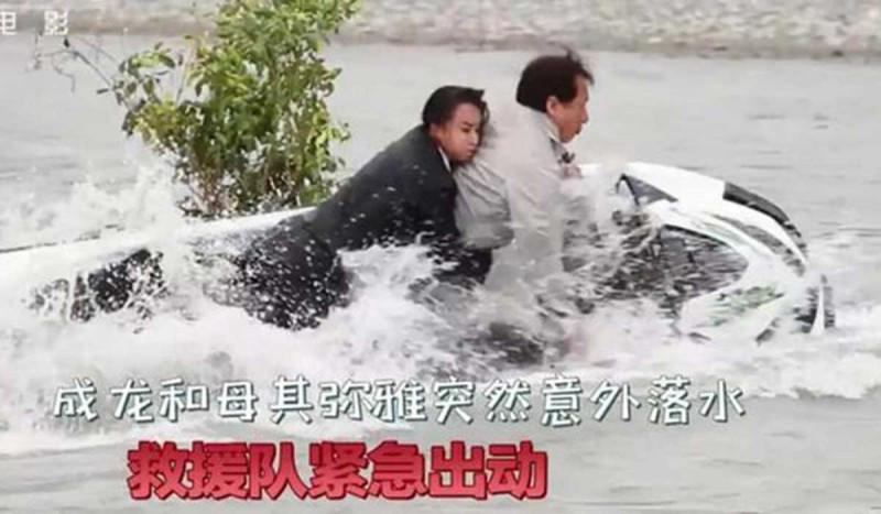 Thành Long gặp tai nạn hậu trường nghiêm trọng, mất tích dưới nước - 3