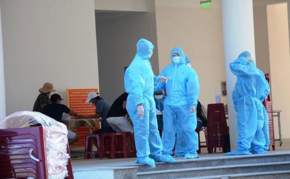 Sau 17 ngày xuất viện, nữ hộ lý ở Đà Nẵng tái dương dính với virus SARS-CoV-2 - 1