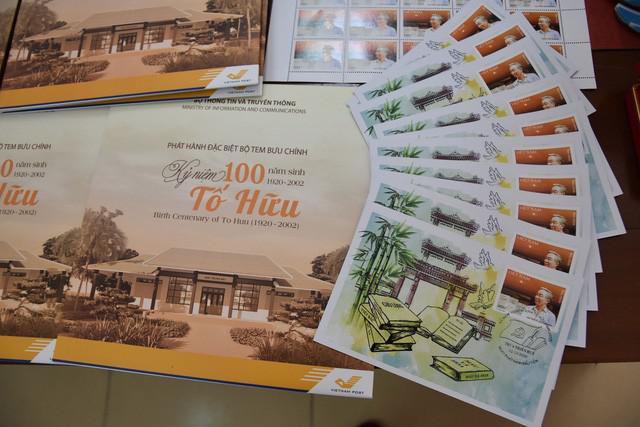 Phát hành bộ tem bưu chính đặc biệt về nhà thơ Tố Hữu - 2