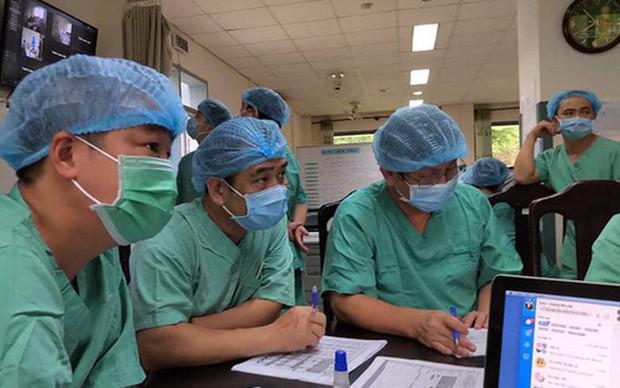 Loại khẩu trang vô dụng vì không ngăn người đeo lây truyền COVID-19 - 1