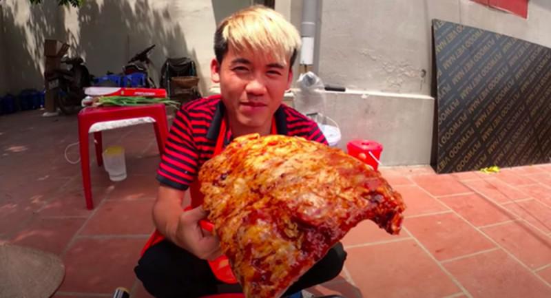 Con trai bà Tân Vlog liên tiếp hứng "gạch đá" - 2