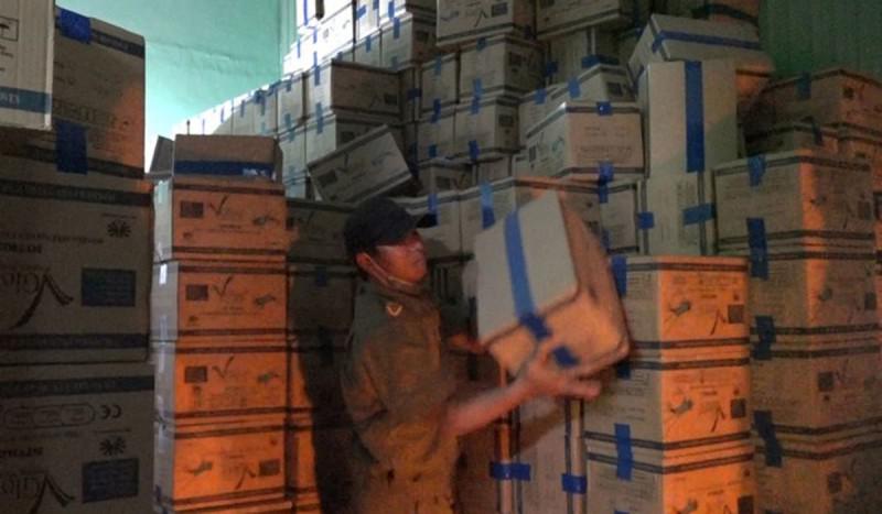 TP.HCM: Phát hiện hơn 4 triệu găng tay y tế qua sử dụng - 2