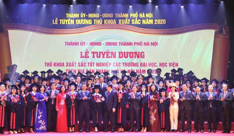 Tin trưa 8/9: Vợ chồng David Beckham nhiễm COVID-19 - 2