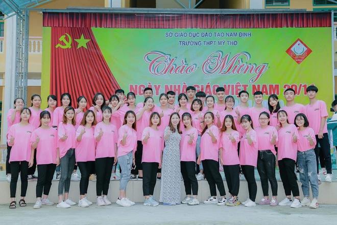 Một lớp có 20 học sinh đạt điểm 9 Ngữ văn thi tốt nghiệp THPT 2020 - 1