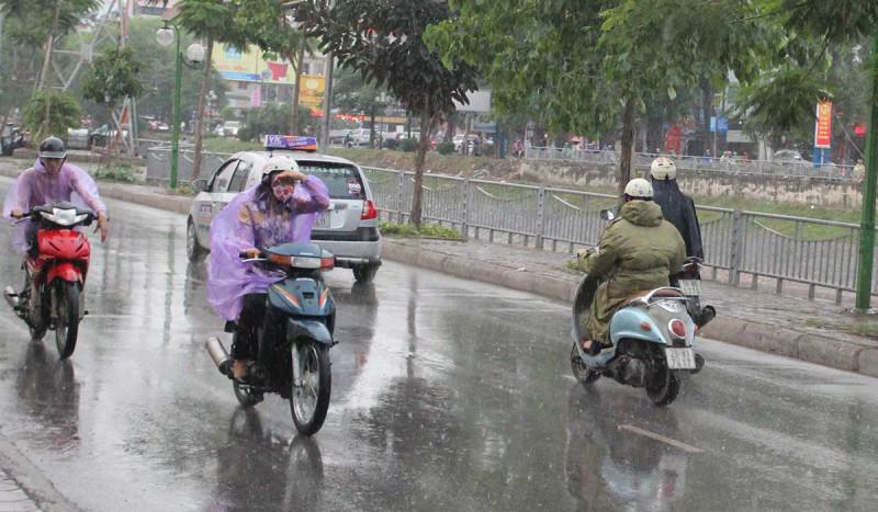 Dự báo thời tiết 4/9: Bắc Bộ nơi nắng nóng, chỗ mưa rào - 1