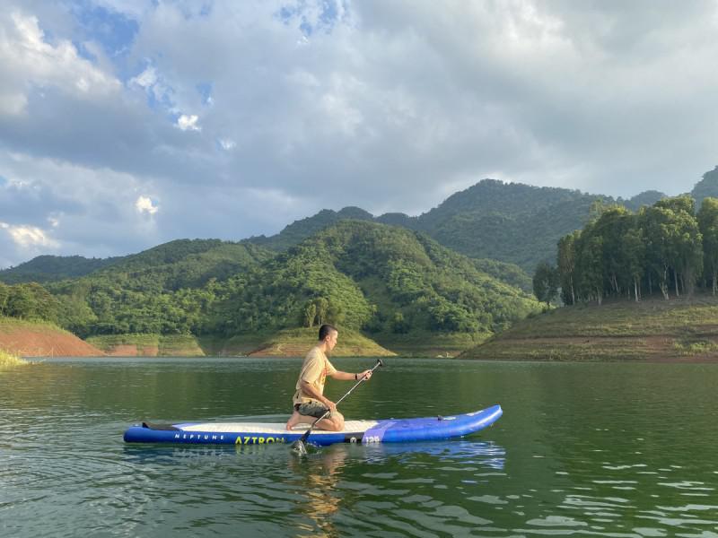 Hồ Hòa Bình, lựa chọn hàng đầu cho du lịch ngắn ngày - 3