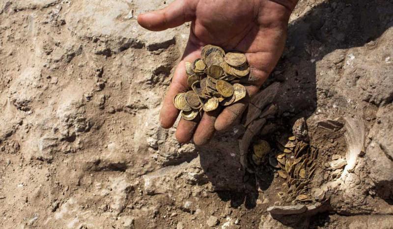 Kho tiền vàng nghìn năm tuổi ở Israel mới được phát hiện - 1