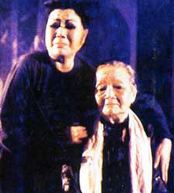 NSND Kim Cương: "Giỗ mẹ mùa covid, ngàn lời tưởng nhớ xóa đi đơn độc" - 2