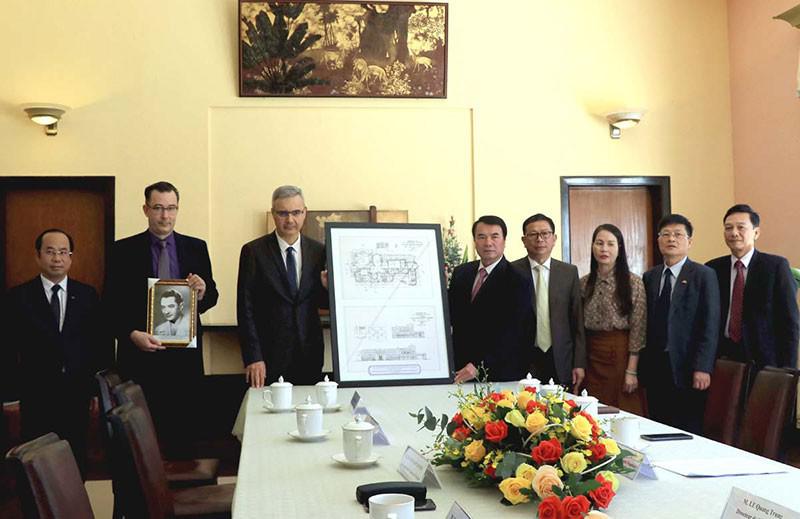 Pháp trao bản sao bản vẽ thiết kế dinh Bảo Đại cho tỉnh Lâm Đồng - 1