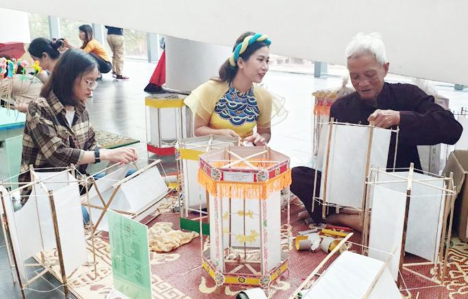 Nghệ nhân chung tay cùng Bảo tàng Dân tộc học Việt Nam giữ lửa Trung thu - 2