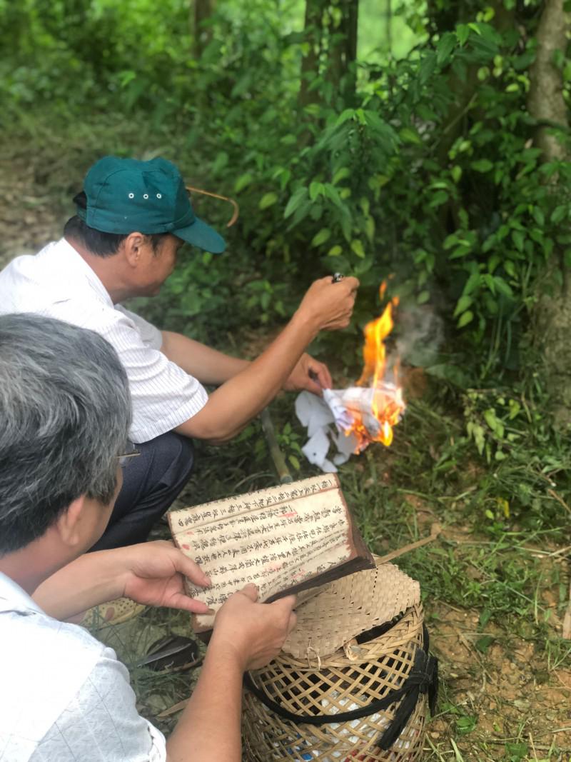 “Gia hạn đời người” – Nghi lễ lạ của người Sán Chay - 11