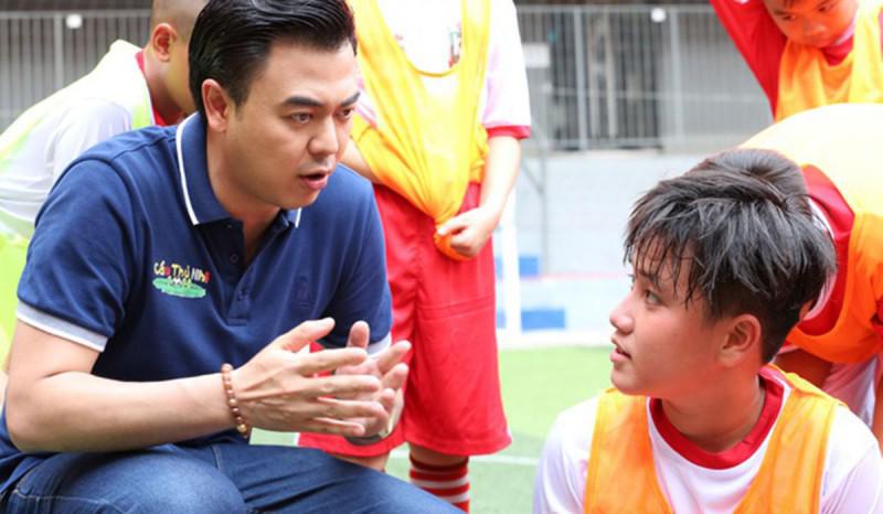Giấc mơ "quần đùi áo số" dang dở của MC Tuấn Tú - 4