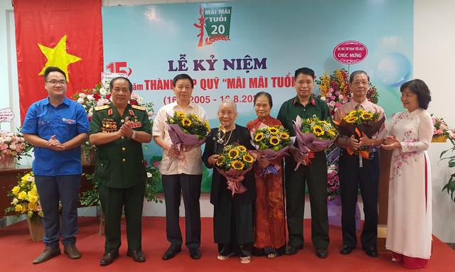 15 năm lan tỏa những giá trị nhân văn của Quỹ "Mãi mãi tuổi 20" - 1