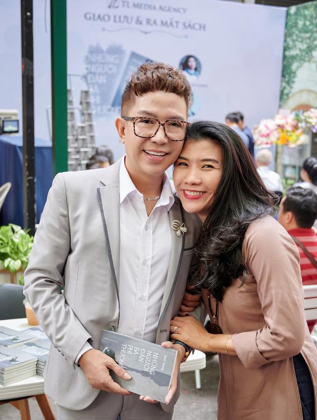 Em gái út ca sĩ Long Nhật ra mắt sách về "Những người đàn bà phi thường" - 2