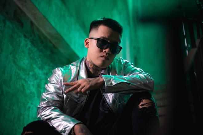 Hai rapper nổi tiếng hợp tác trong MV &#39;Sầu Hồng Gai&#39; chinh phục giới trẻ Việt - 1