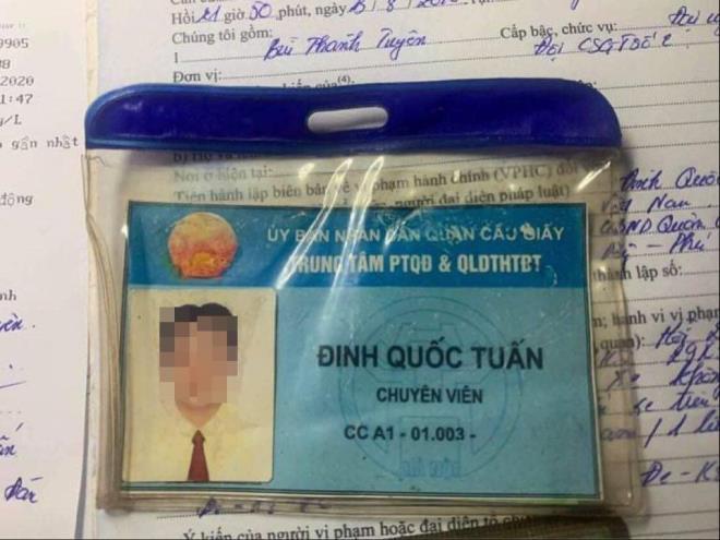 Tài xế vi phạm nồng độ cồn kịch khung, không đội mũ bảo hiểm, rút thẻ chuyên viên xin bỏ qua - 1