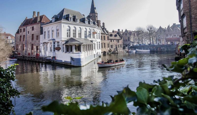 Top 10 thành phố ven sông quyến rũ nhất thế giới - 2