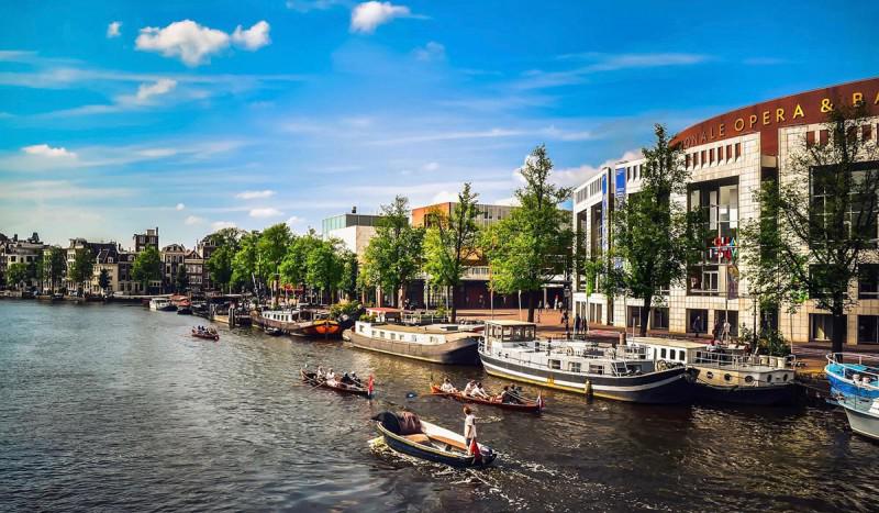 Top 10 thành phố ven sông quyến rũ nhất thế giới - 7