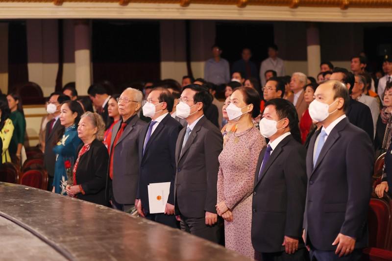 Long trọng Lễ kỷ niệm 100 năm sân khấu kịch nói Việt Nam - 1